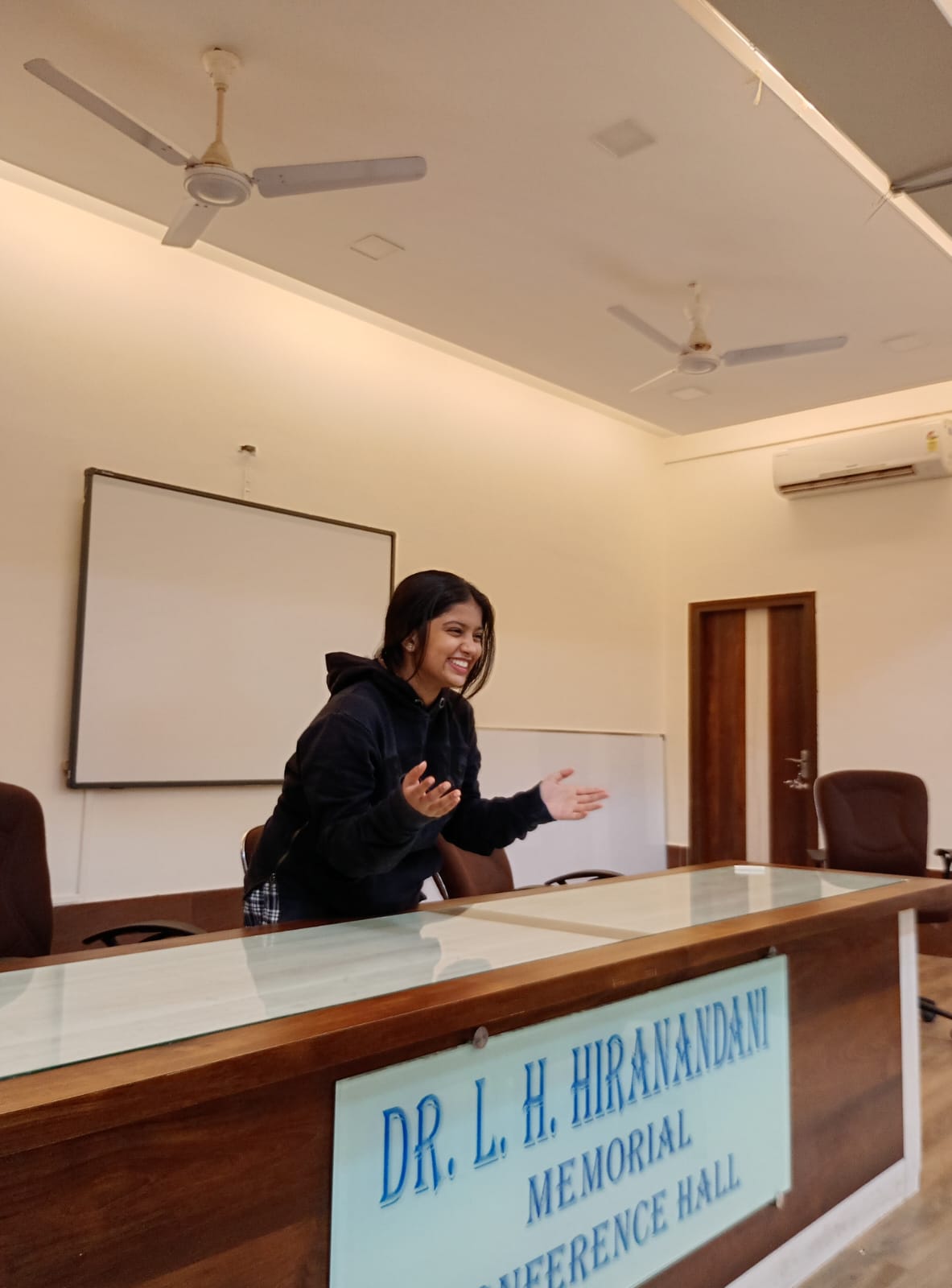 Soha presenting at a conference